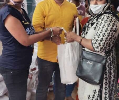 वंचितच्या रणरागिनी कडून तृतीय पंथीयांना मद्दत