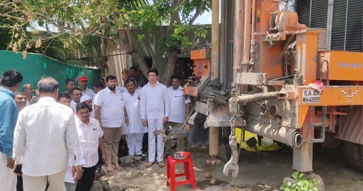 पाण्याचा प्रश्न सोडवण्यासाठी पिरळे येथे सतीश ढेकळे यांच्याकडून स्वखर्चातून पाण्याचा बोर