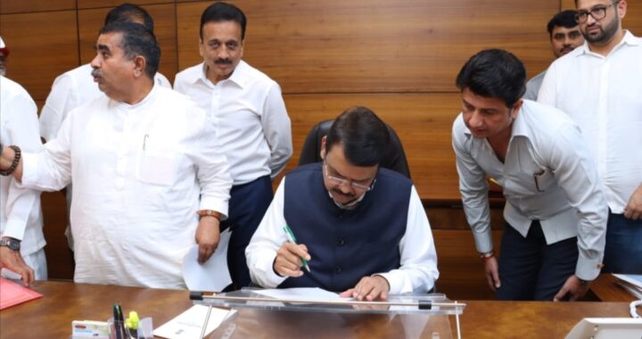 धर्मपुरी येथील निरा उजव्या कॅनलवर पक्का पूल बांधण्यात यावाउपमुख्यमंत्री देवेंद्र फडणवीस यांच्याकडे आ. रणजीत सिंह मोहिते-पाटील यांची मागणी