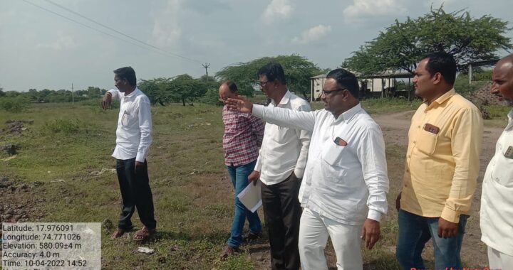 पिरळे येथे एन डी एम जे कडून स्मशानभूमीची मागणी होताच तात्काळ गटविकास अधिकारी यांच्याकडून जागेची पाहणी