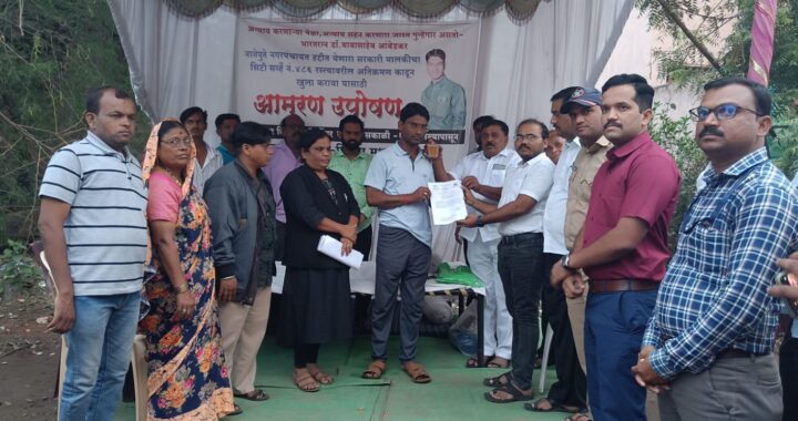 नातेपुते नगरपंचायत चे लेखी आश्वासनानंतर बिपिन सातपुते यांनी आपले आमरण उपोषण थांबविले